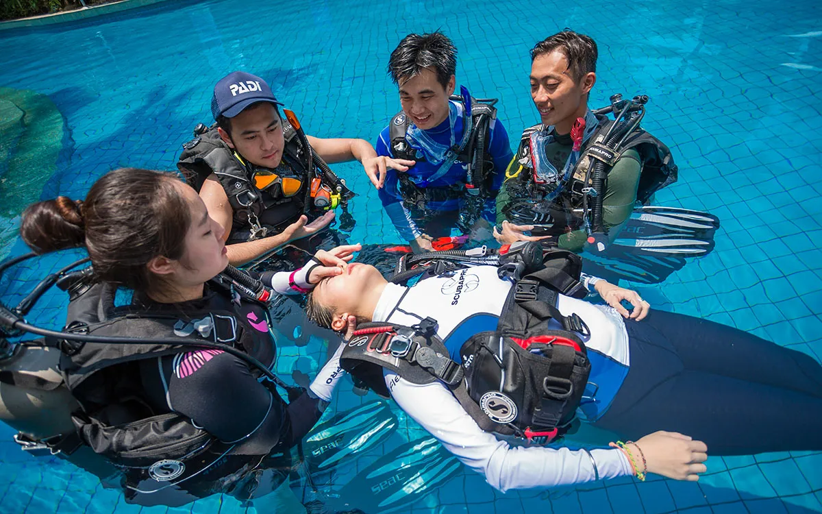 Rescue instruction scene