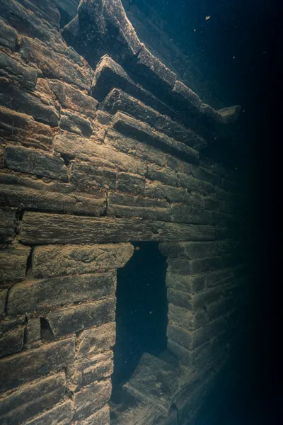 underwater-ruins-Qiandao-Lake-Sunken_City_014